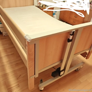 Elektrisches Pflegebett  Bild 4