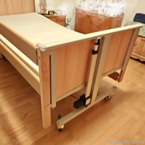 Elektrisches Pflegebett  Bild 2