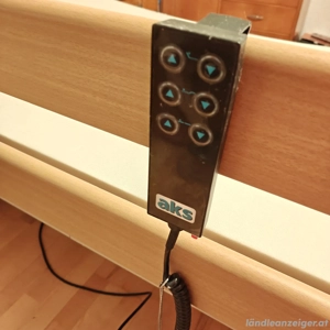 Elektrisches Pflegebett  Bild 7
