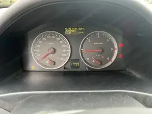 Volvo S40 2,0 D Momentum Bild 9