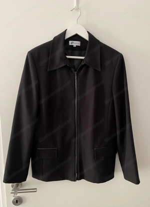 Schöner Blazer, schwarz, Gr.42, pflegeleicht