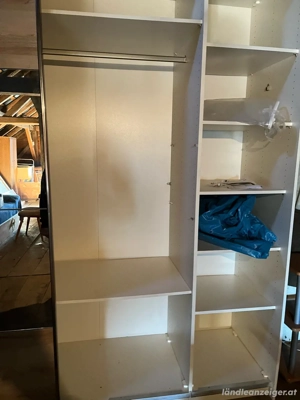 kleiderkasten Bild 2