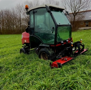 Toro Spindelmäher 4WD Klimaanlage Großflächenmäher Aufsitzmäher Bild 9