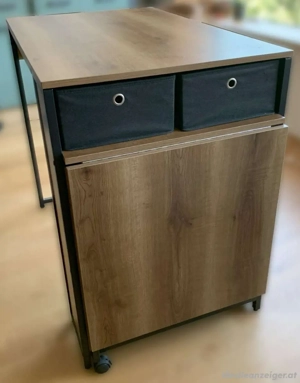 Tisch mit Klappfunktion u. Stauraum