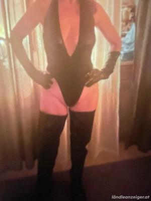 Geile Milf von 12.12 bis 22.12 für dich privat in Feldkirch erreichbar!Freue mich suf deinen Besuch Bild 3