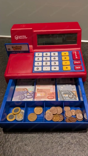 Learning Resources Spielzeugkasse mit echtem Rechner und Sound Bild 2