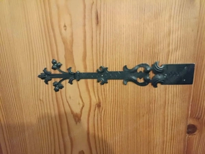 sehr gepflegter antiker Kleiderkasten Bild 3