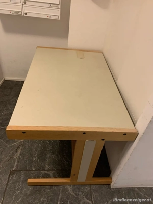 Schreibtisch Bild 2