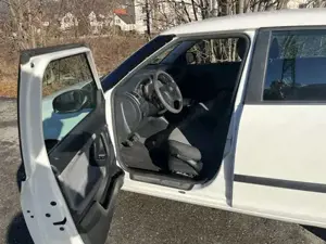 Skoda Fabia 2, frisch Vorgeführt, Garagengepflegt, Servicegepflegt, 8fach-Bereifung,  Bild 2