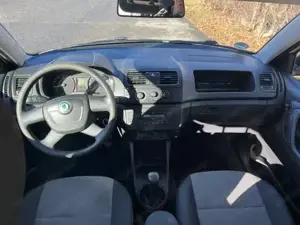 Skoda Fabia 2, frisch Vorgeführt, Garagengepflegt, Servicegepflegt, 8fach-Bereifung,  Bild 5