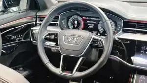 Audi A8 Bild 16
