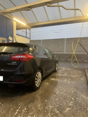 KIA Ceed Österreich Edition (BJ 2017), 1.6 CRDi-Dieselmotor (81 kW   110 PS) 8Fach Bereift, 129000km Bild 3