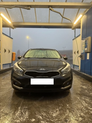 KIA Ceed Österreich Edition (BJ 2017), 1.6 CRDi-Dieselmotor (81 kW   110 PS) 8Fach Bereift, 129000km