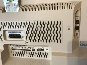 Sony Farbfernseher mit  Fernbedienung Bild 3