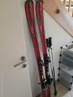 Atomic-ski mit stock und schuhe Bild 3