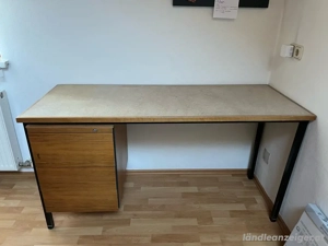 Schreibtisch Bild 2