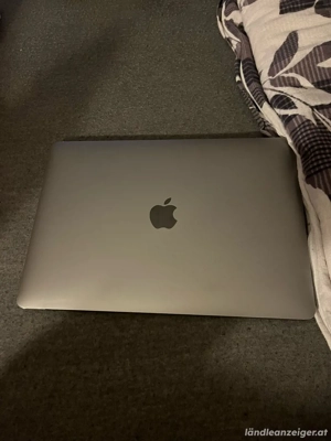 Macbook Pro 2019 min Bar Bild 3