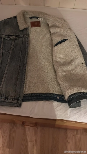 Jeans Jacke mit Pelzinnenfutter Bild 2