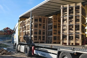 Kaminholz Brennholz Trocken Ofenfertig Bild 2