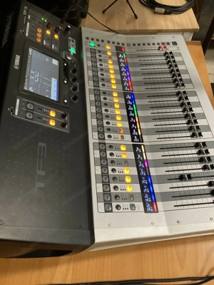 Digitalmixer Yamaha TF-3 mit DANTE Karte Bild 4