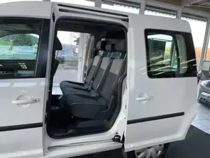 VW Caddy Bild 9