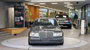 Mercedes-Benz E 300 Bild 11