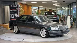 Mercedes-Benz E 300 Bild 12