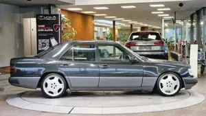 Mercedes-Benz E 300 Bild 7