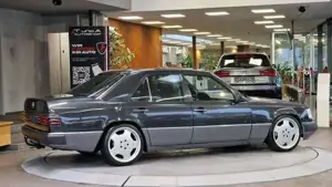 Mercedes-Benz E 300 Bild 8
