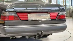 Mercedes-Benz E 300 Bild 14