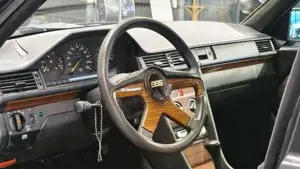 Mercedes-Benz E 300 Bild 17