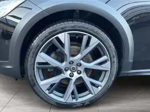 Volvo V90 Cross Country Ultimate B5 // AWD // Geartronic Bild 6