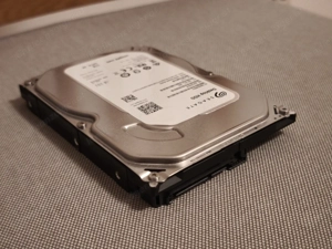 3.5  Festplatte Seagate Desktop HDD 1TB SATA  Bild 3
