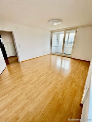 Helle 2-Zimmer Wohnung mit Balkon und Aufzug. Bild 6