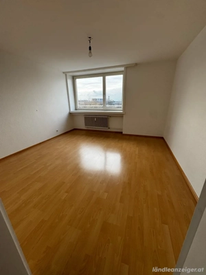 Helle 2-Zimmer Wohnung mit Balkon und Aufzug. Bild 3
