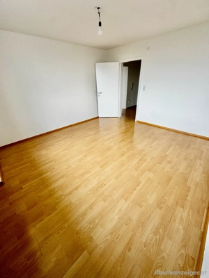 Helle 2-Zimmer Wohnung mit Balkon und Aufzug. Bild 4