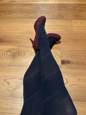 Verkauf von getragenen Schuhen bis hin zu Strumpfhosen