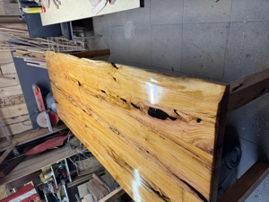 Unikat Selbstgemachter Eiben Tisch  Bild 2