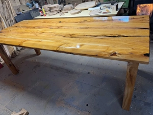 Unikat Selbstgemachter Eiben Tisch  Bild 3