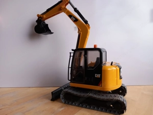 Bruder Bagger CAT Bild 2