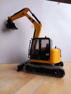 Bruder Bagger CAT Bild 5