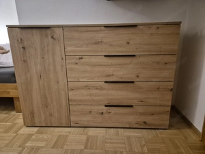 Kommode in Eichenfarbe