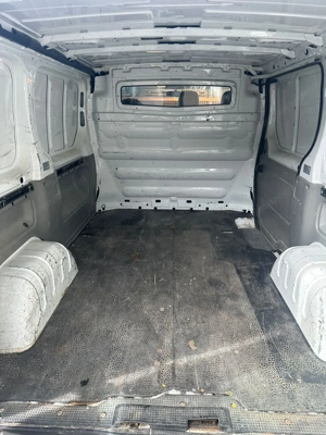 Opel Vivaro 2012 Bild 6