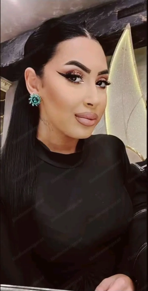 Antonia lovee vino  Bild 4