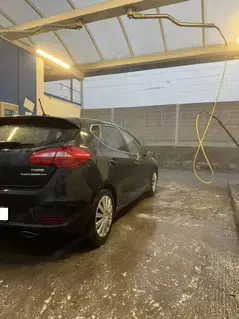 KIA Ceed Österreich Edition (BJ 2017), 1.6 CRDi-Dieselmotor (81 kW   110 PS) 8Fach Bereift, 129000km Bild 2