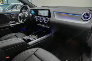 Mercedes-Benz EQA 350 4MATIC Navi Leder ACC PDC SpurH Pano HUD Bild 8