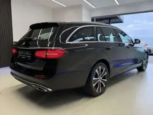 Mercedes-Benz E 300 Bild 8