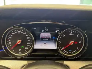 Mercedes-Benz E 300 Bild 17