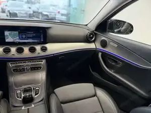 Mercedes-Benz E 300 Bild 12