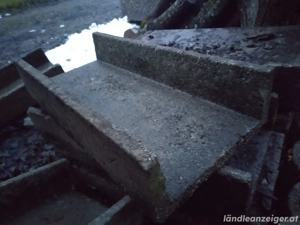 Gartenwege aus Beton zu verschenken